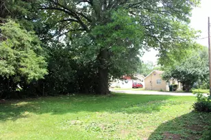 426 S Clinton St, Clifton, IL 61727 - Photo 7