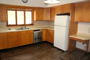 426 S Clinton St, Clifton, IL 61727 - Photo 9