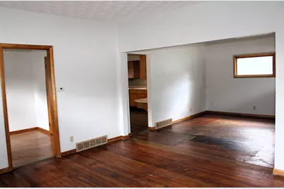 426 S Clinton Street, Clifton, IL 61727 - Photo 13