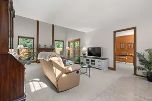 261 Sutton Ct, Bloomingdale, IL 60108 - Photo 9
