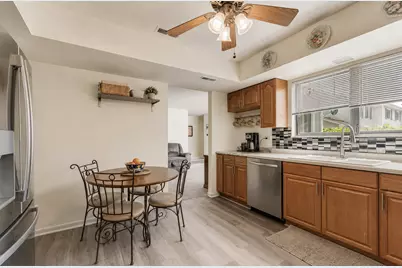 21 Wake Robin Court, Woodridge, IL 60517 - Photo 5