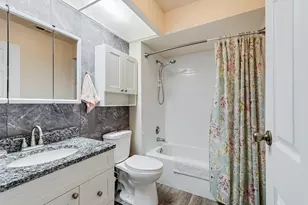 21 Wake Robin Ct, Woodridge, IL 60517 - Photo 11