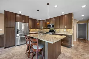 16820 W Serranda Dr, Libertyville, IL 60048 - Photo 17