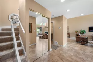16820 W Serranda Dr, Libertyville, IL 60048 - Photo 9