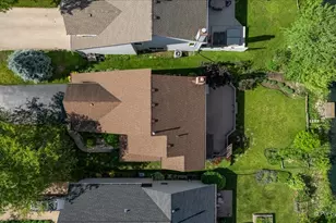 16820 W Serranda Dr, Libertyville, IL 60048 - Photo 45