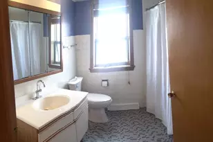 10351 Dickens St, Westchester, IL 60154 - Photo 15
