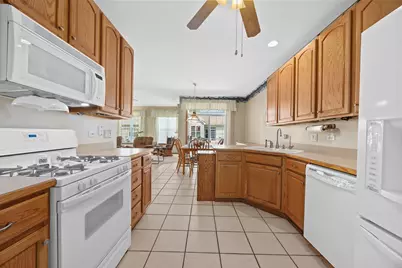 21254 Montclare Lake Drive, Crest Hill, IL 60403 - Photo 9