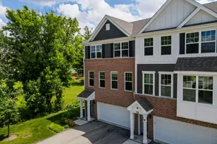 81 Timber Wolf Dr, Wheeling, IL 60090 - Photo 1