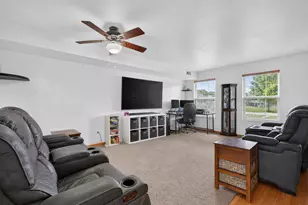 2112 Jasmine Dr, Crest Hill, IL 60403 - Photo 3