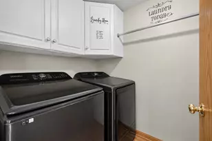 2112 Jasmine Dr, Crest Hill, IL 60403 - Photo 9