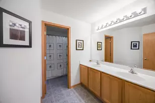 325 Forest Trail, South Elgin, IL 60177 - Photo 15