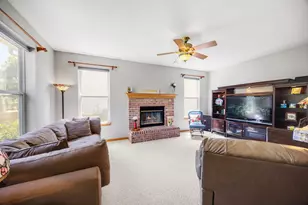 325 Forest Trail, South Elgin, IL 60177 - Photo 7
