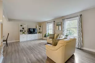 4491 Thornbark Dr, Hoffman Estates, IL 60192 - Photo 5