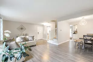 4491 Thornbark Dr, Hoffman Estates, IL 60192 - Photo 3