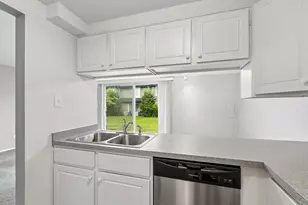 15 Cour Deauville, Palos Hills, IL 60465 - Photo 13