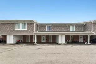 15 Cour Deauville, Palos Hills, IL 60465 - Photo 1