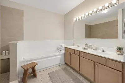 134 Chestnut Hills Circle, Burr Ridge, IL 60527 - Photo 17