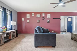 211 W Willow St, Fairbury, IL 61739 - Photo 5