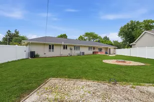 211 W Willow St, Fairbury, IL 61739 - Photo 33