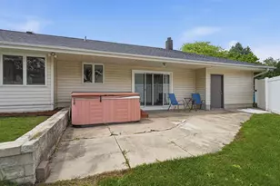 211 W Willow St, Fairbury, IL 61739 - Photo 35
