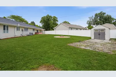 211 W Willow Street, Fairbury, IL 61739 - Photo 37