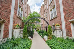 5402 N Kenmore Ave, Chicago, IL 60640 - Photo 1