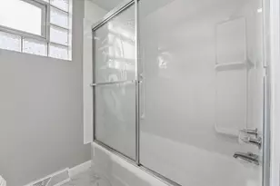 5515 S Oakley Ave, Chicago, IL 60636 - Photo 9
