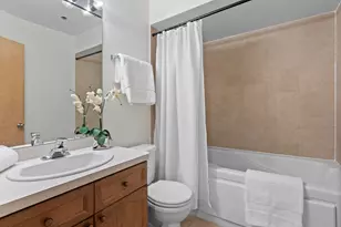 1670 N Claremont Ave, Chicago, IL 60647 - Photo 13