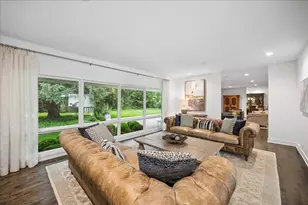 920 Pine Tree Ln, Winnetka, IL 60093 - Photo 9