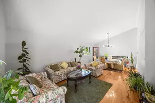 307 Terry Ln, Bloomingdale, IL 60108 - Photo 3