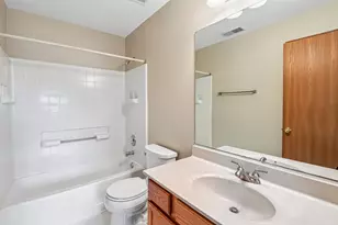 971 Lakestone Ln, Aurora, IL 60504 - Photo 19