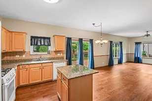 971 Lakestone Ln, Aurora, IL 60504 - Photo 7