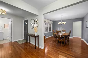 4017 N Walnut Ave, Arlington Heights, IL 60004 - Photo 3