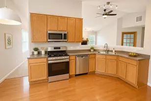 24230 Walnut Cir, Plainfield, IL 60585 - Photo 5