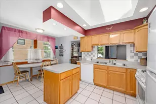 551 S Poplar Ave, Elmhurst, IL 60126 - Photo 9