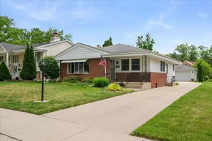 551 S Poplar Ave, Elmhurst, IL 60126 - Photo 1
