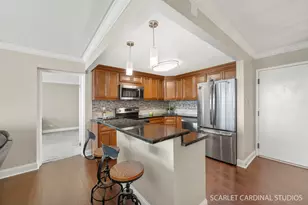 2005 Finley Rd, Lombard, IL 60148 - Photo 7