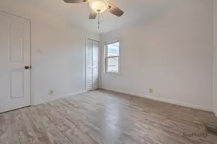 10933 S Avenue H, Chicago, IL 60617 - Photo 11