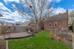 10933 S Avenue H, Chicago, IL 60617 - Photo 25
