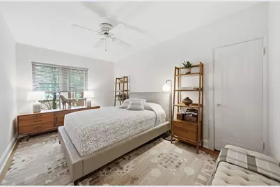 6751 N Artesian Avenue #1C, Chicago, IL 60645 - Photo 11