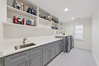 835 S Cambridge Avenue, Elmhurst, IL 60126 - Photo 25