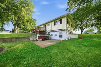 3447 Hilldale Drive, Freeport, IL 61032 - Photo 3