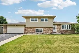 410 Flint Trail, Carol Stream, IL 60188 - Photo 1