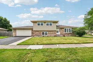 410 Flint Trail, Carol Stream, IL 60188 - Photo 3
