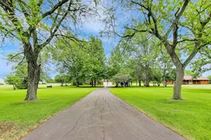 3218 E Reichert Dr, Crete, IL 60417 - Photo 3