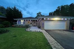 499 Gilbert Dr, Wood Dale, IL 60191 - Photo 3