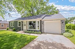 610 S 2nd St, West Dundee, IL 60118 - Photo 1