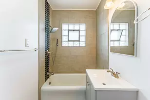 2551 N Lockwood Ave, Chicago, IL 60639 - Photo 9