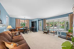 705 N Drury Ln, Arlington Heights, IL 60004 - Photo 3