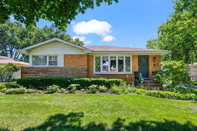705 N Drury Lane, Arlington Heights, IL 60004 - Photo 1